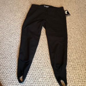 BNWT FERA 14R ski pants retails $170